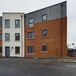 Contemporary 2 Bed Self Catering Apt
